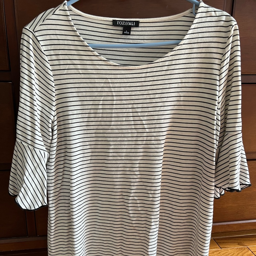 Roz & Ali Striped Top Size Large